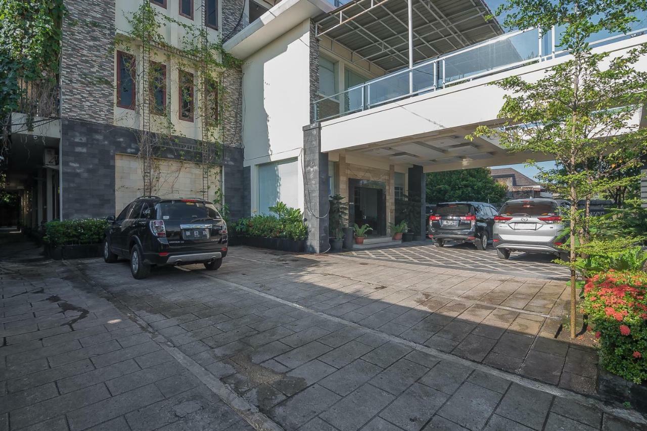 Reddoorz Plus Near Cambridge City Square 2 Medan Exterior foto
