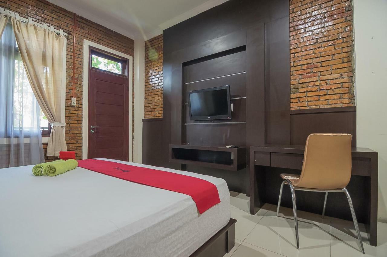 Reddoorz Plus Near Cambridge City Square 2 Medan Exterior foto