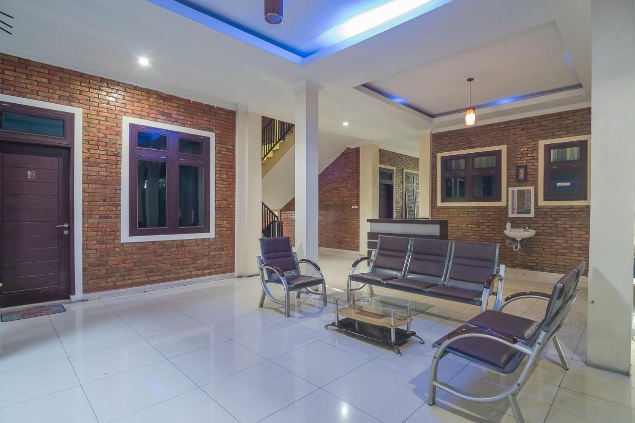 Reddoorz Plus Near Cambridge City Square 2 Medan Exterior foto