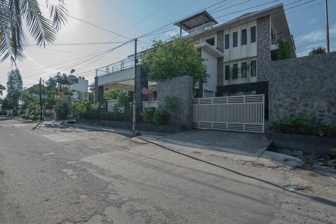 Reddoorz Plus Near Cambridge City Square 2 Medan Exterior foto