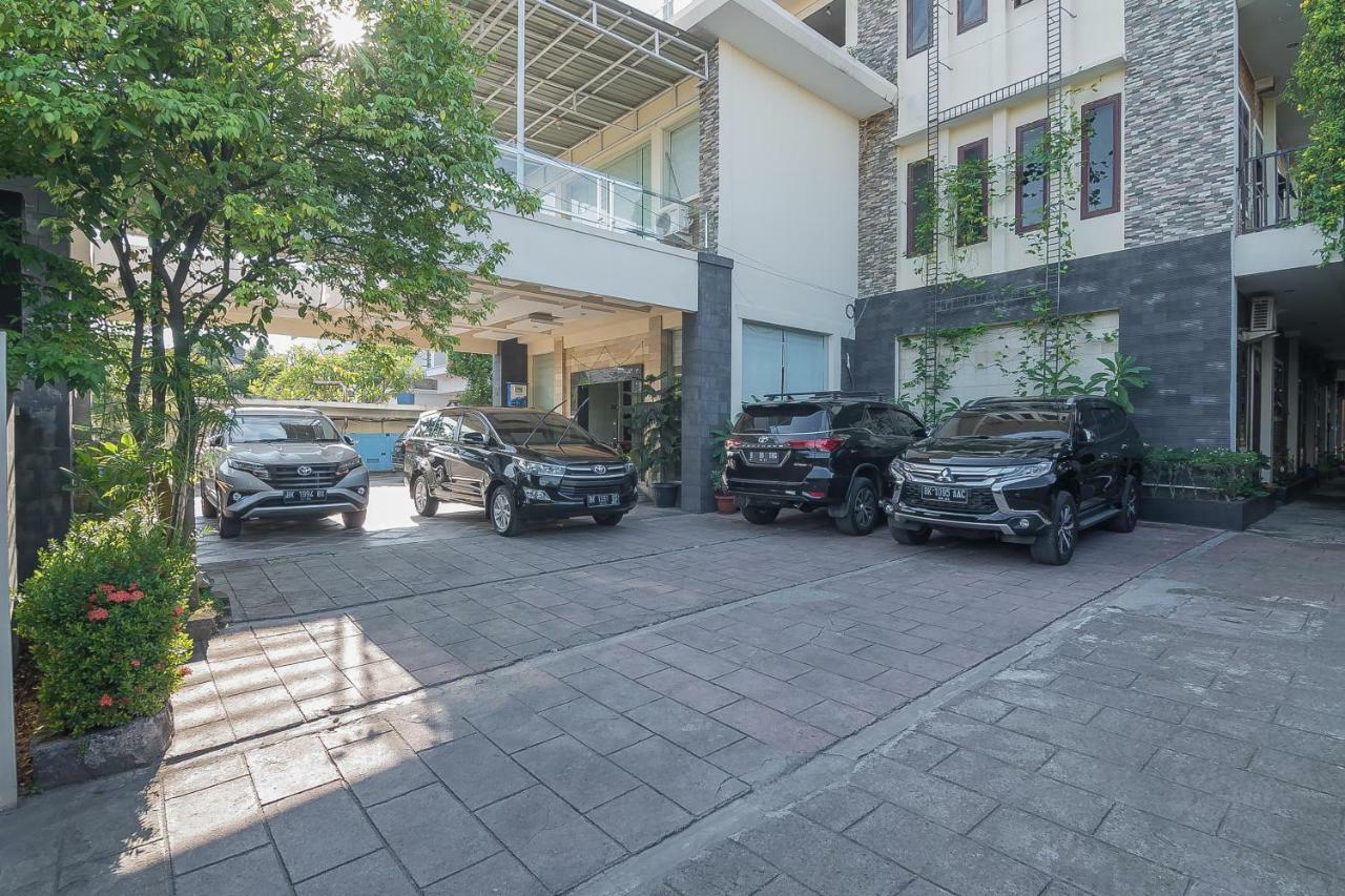 Reddoorz Plus Near Cambridge City Square 2 Medan Exterior foto
